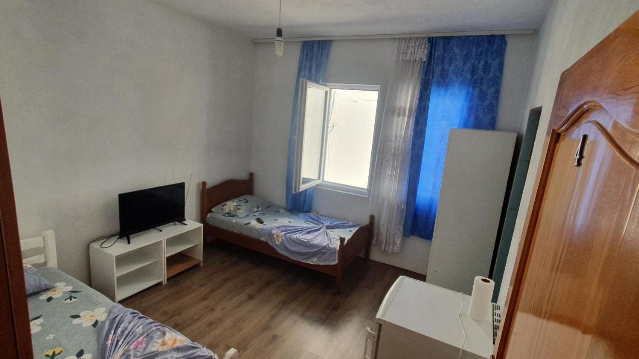 Arbi Guest House Kukes Екстериор снимка