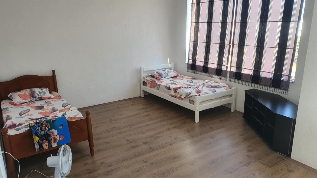 Arbi Guest House Kukes Екстериор снимка