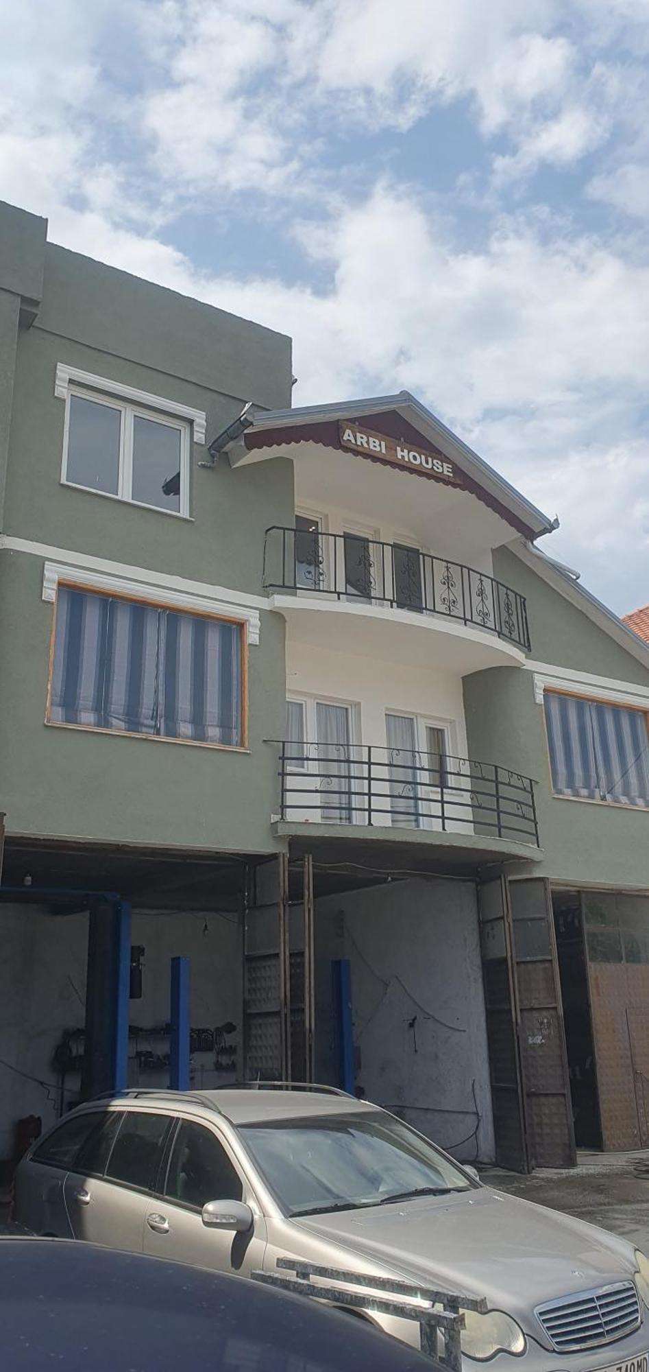 Arbi Guest House Kukes Екстериор снимка