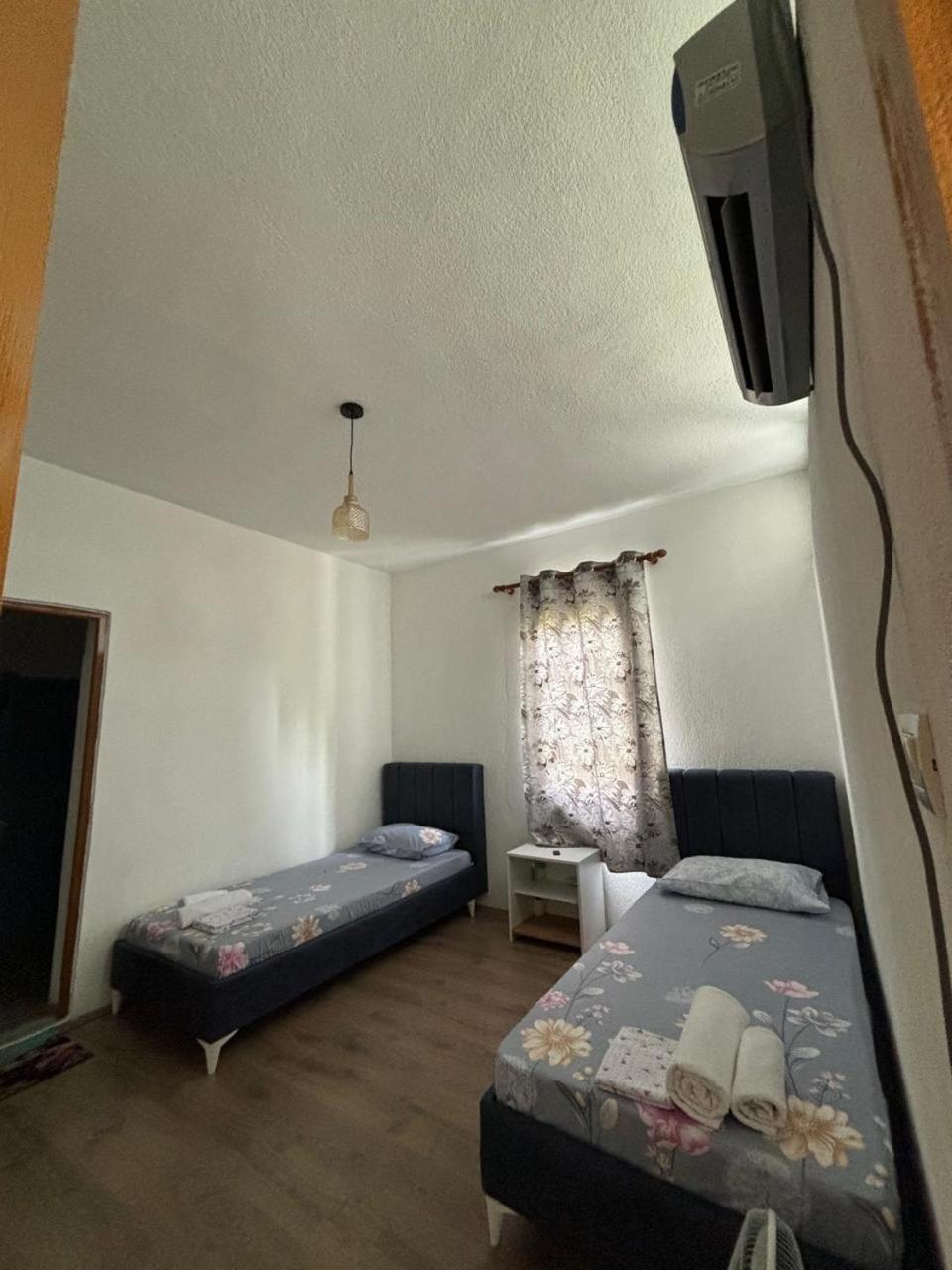 Arbi Guest House Kukes Екстериор снимка